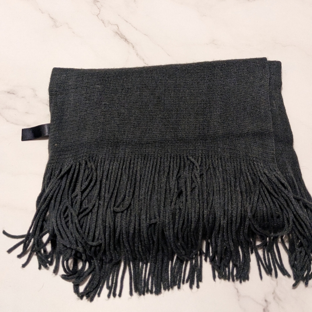 Gray fringe scarf